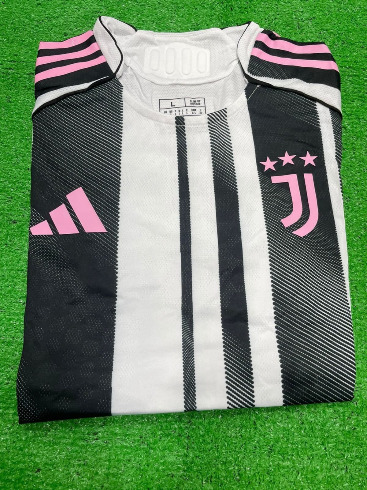 Juventus 25/26 Home Jersey - Player Edition